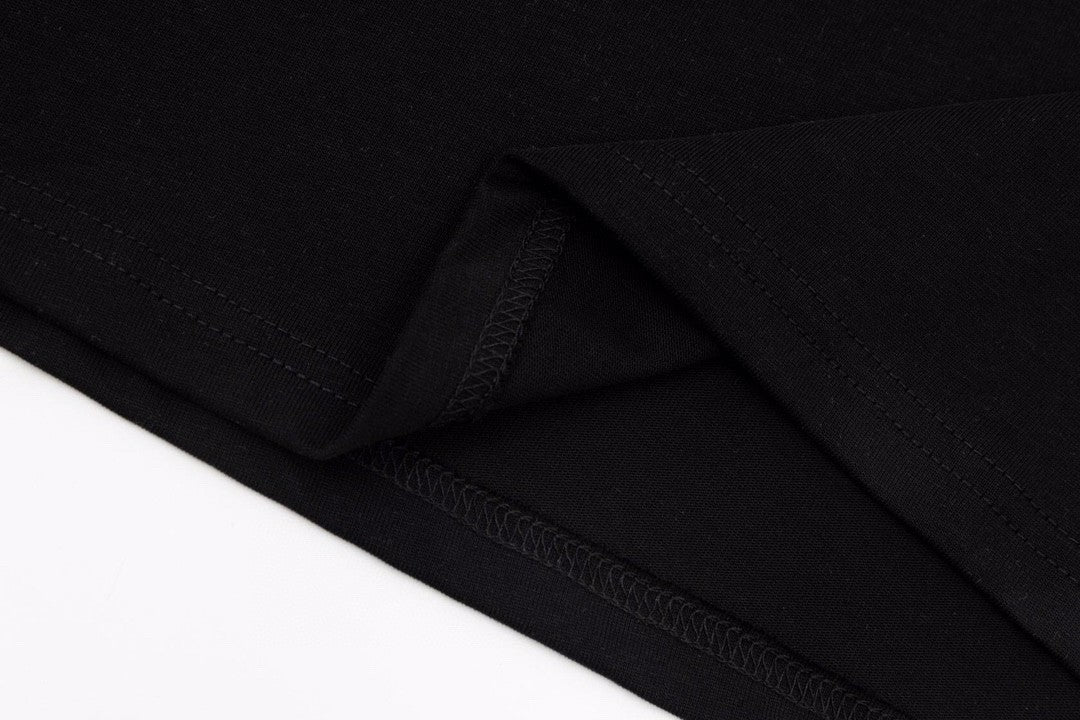 Short  sleeved T - shirt with thick - thread floral embroidery