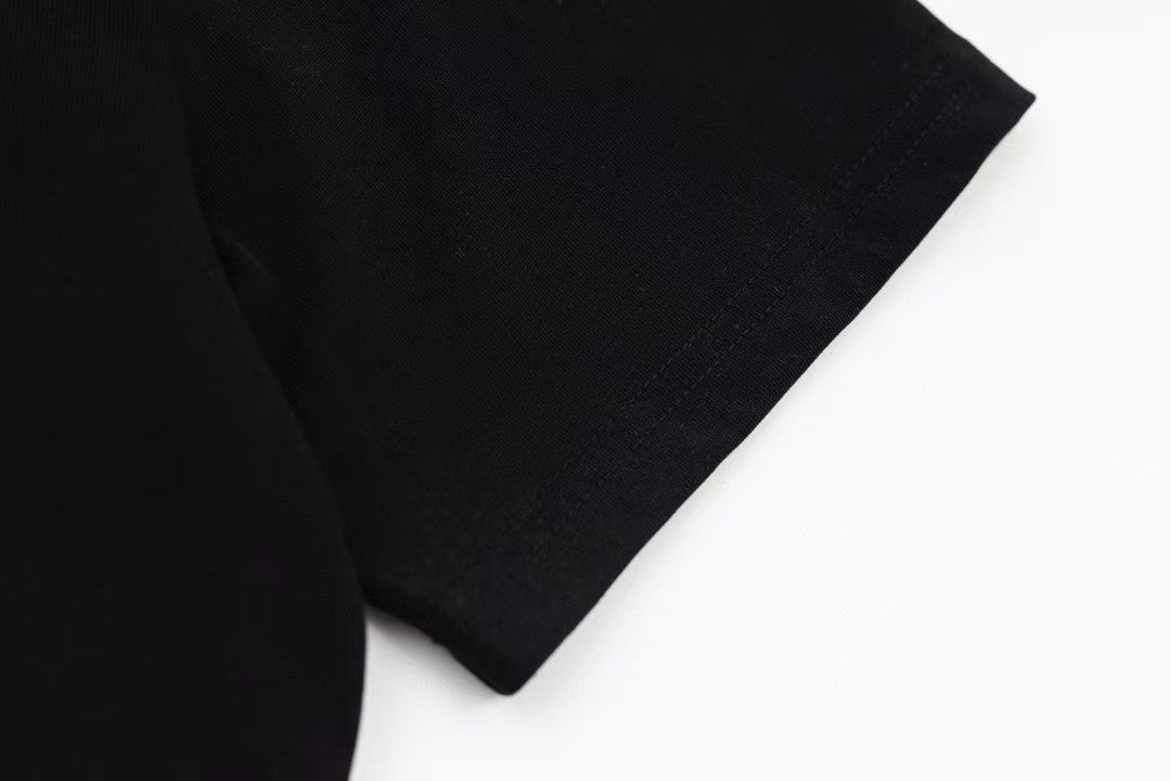 Short  sleeved T - shirt with thick - thread floral embroidery