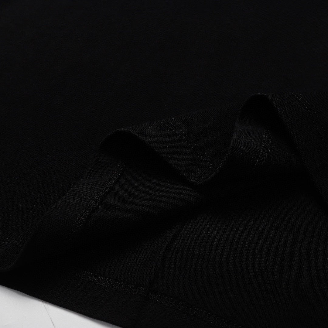 Short  sleeved T - shirt with thick - thread floral embroidery