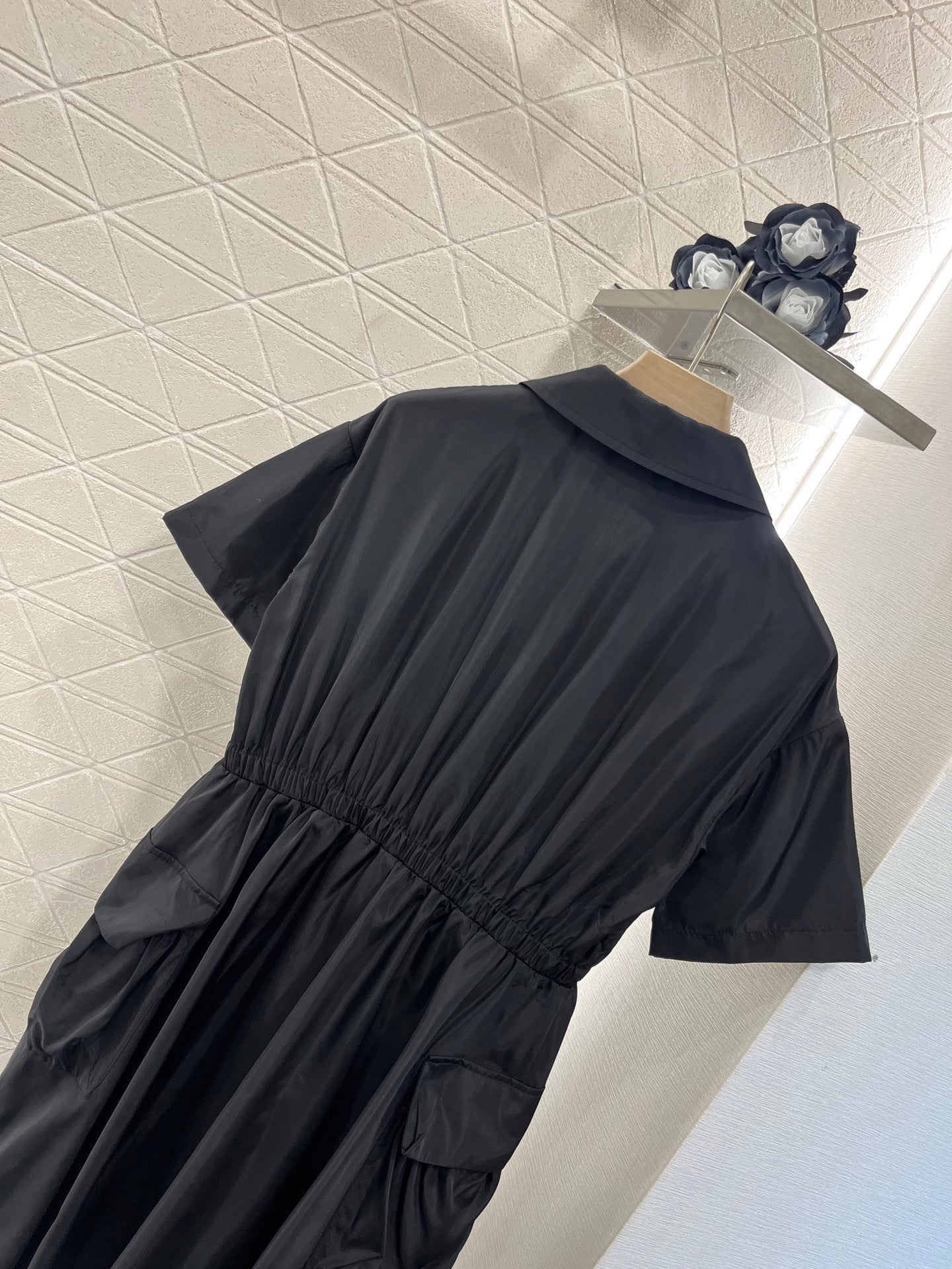 Black Short - sleeved Collared Drawstring Dress