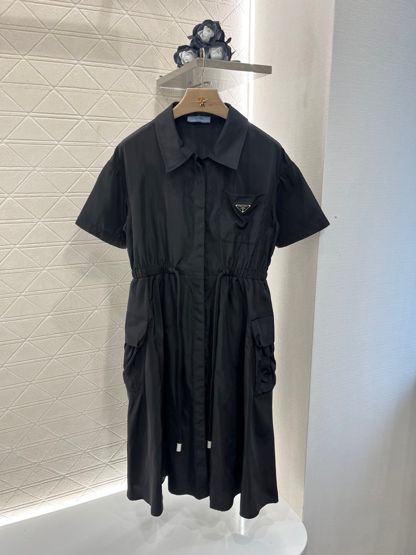 Black Short - sleeved Collared Drawstring Dress