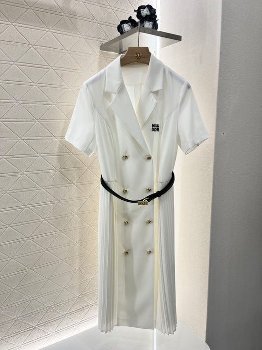 Short - sleeved belted dress made of custom - made acetate material