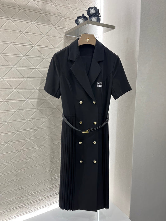 Short - sleeved belted dress made of custom - made acetate material