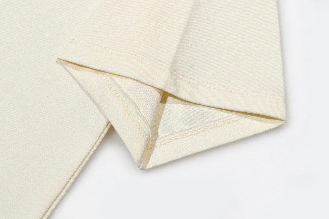 Signature Logo - Print T - Shirts: Timeless Luxury and Style