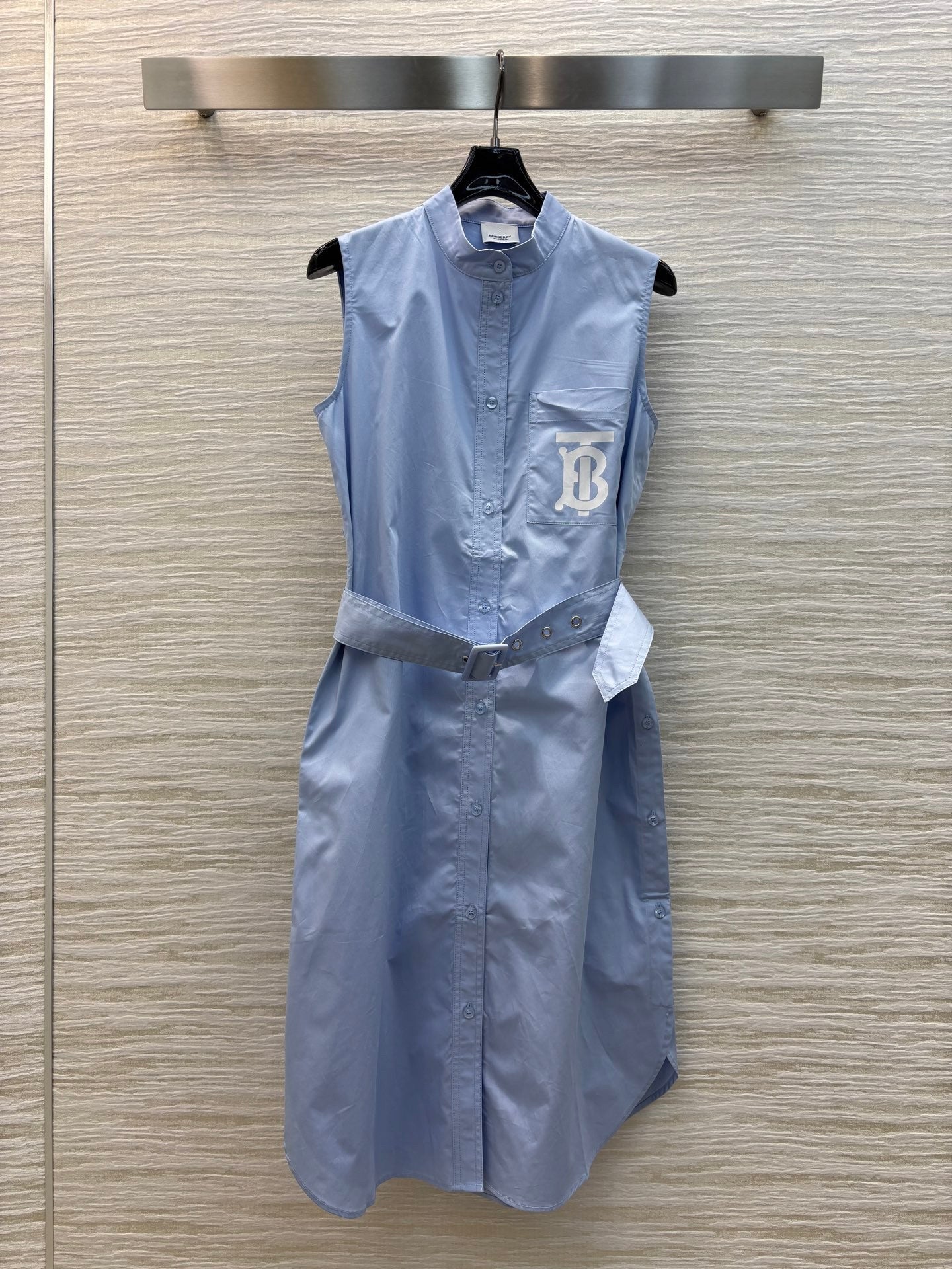 Stand - collar sleeveless shirt - style dress with letter prints