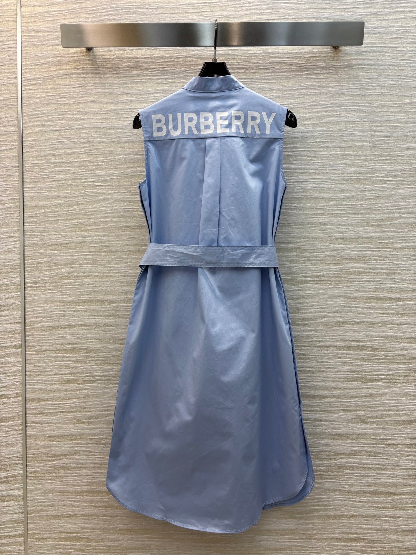 Stand - collar sleeveless shirt - style dress with letter prints