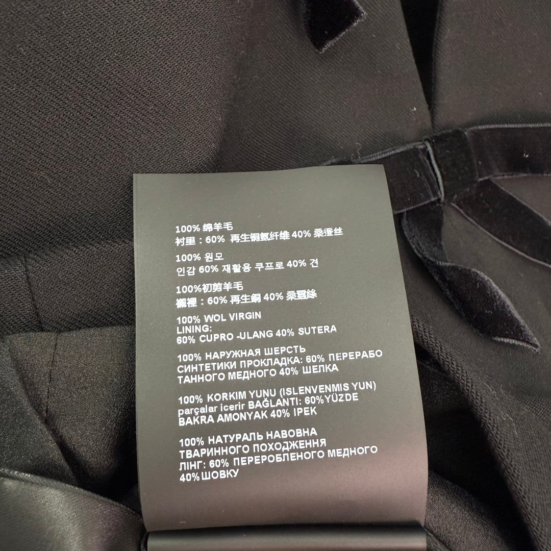 Sleeveless dress with bow - knot