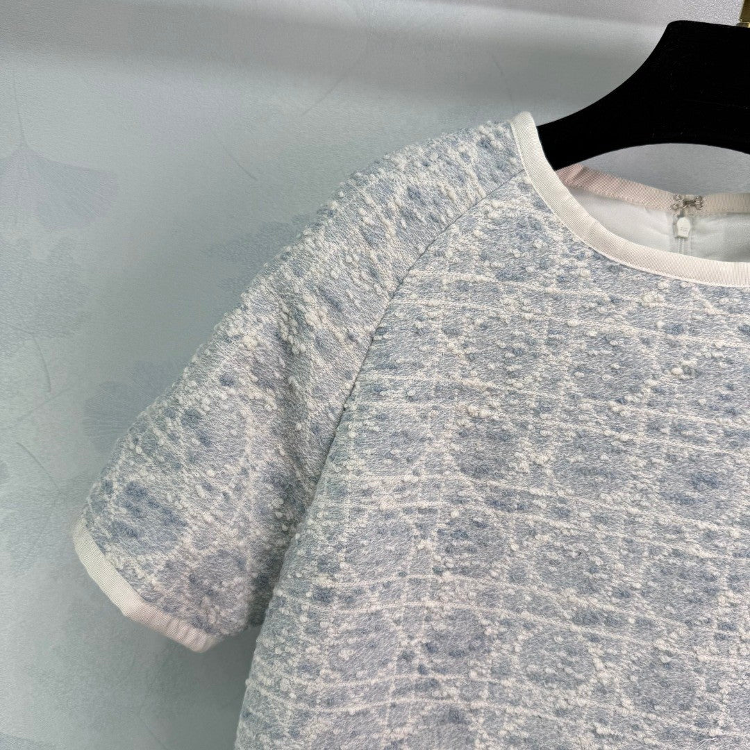 Short - sleeved tweed dress in the style of Chanel