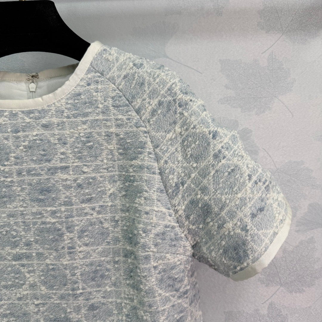 Short - sleeved tweed dress in the style of Chanel