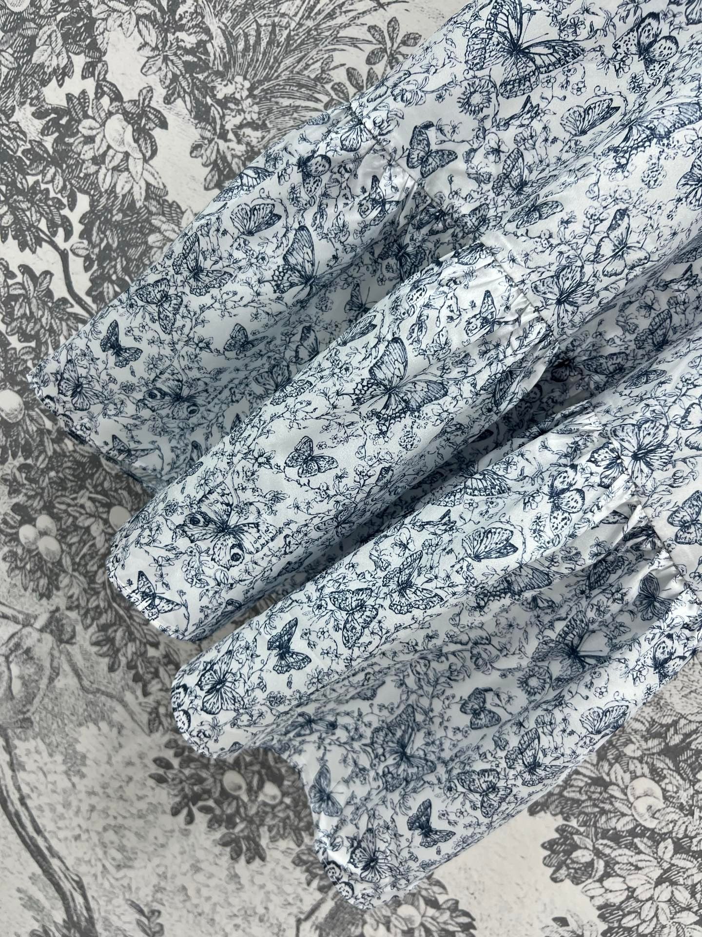 Butterfly and flower printed stand-up collar sleeveless dress