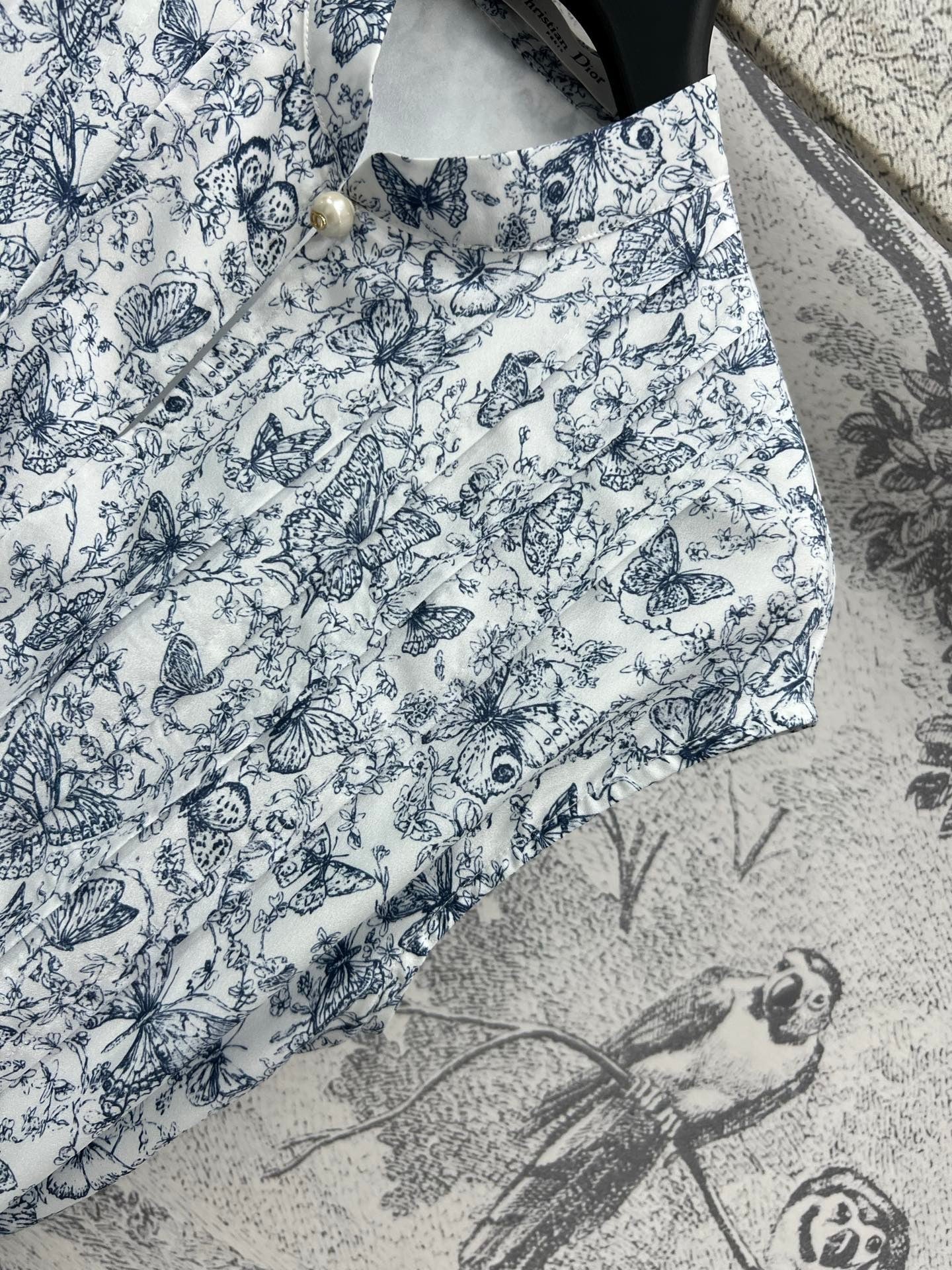 Butterfly and flower printed stand-up collar sleeveless dress