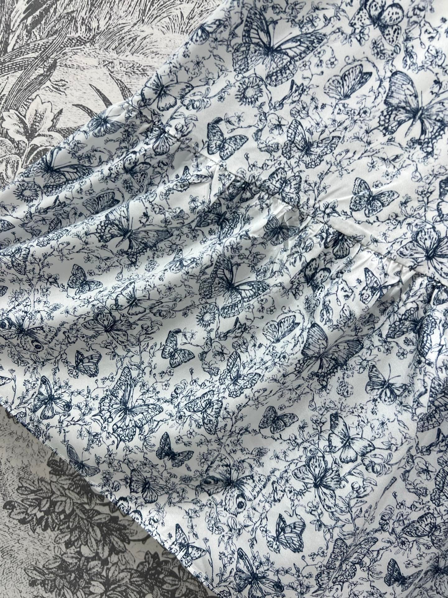 Butterfly and flower printed stand-up collar sleeveless dress