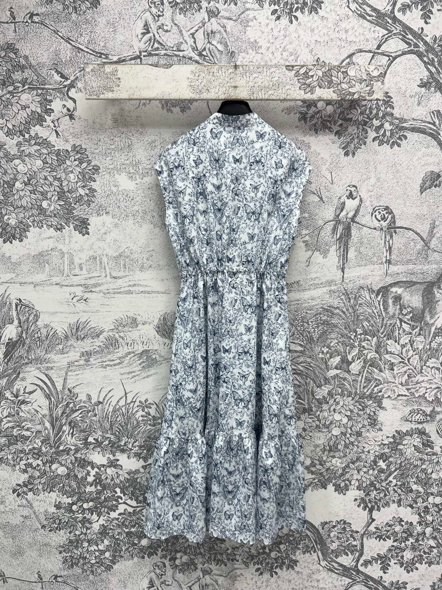 Butterfly and flower printed stand-up collar sleeveless dress