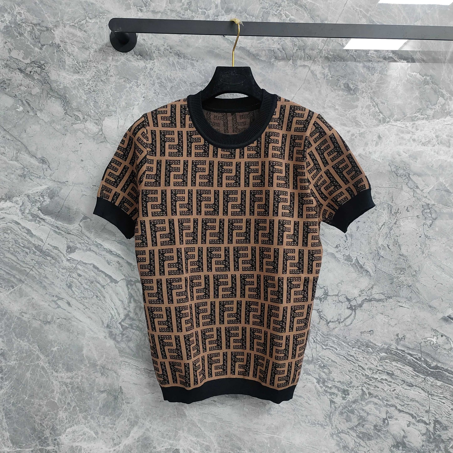 Short - sleeved T - shirt with Interwoven Brown and Black Classic Double - F Pattern