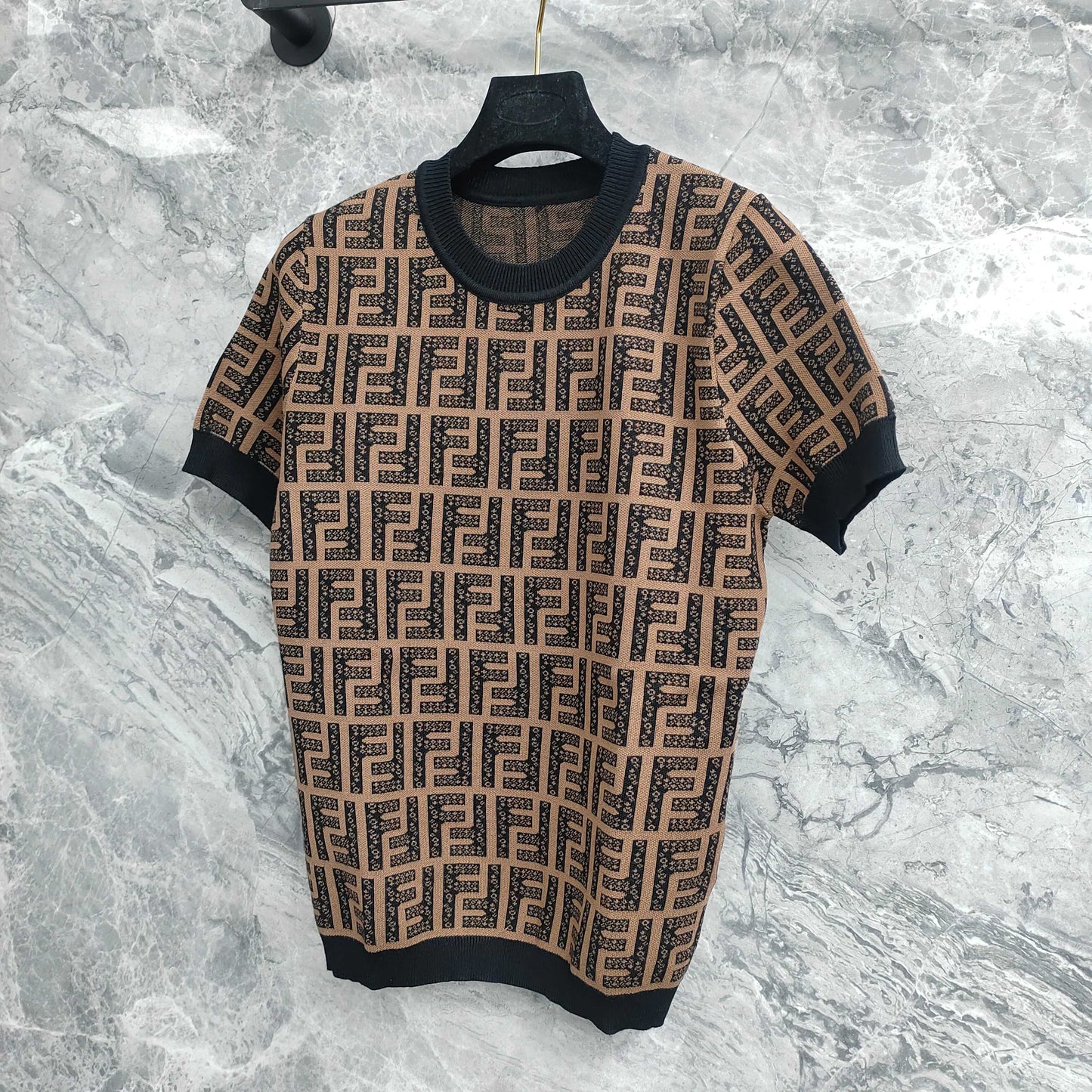 Short - sleeved T - shirt with Interwoven Brown and Black Classic Double - F Pattern