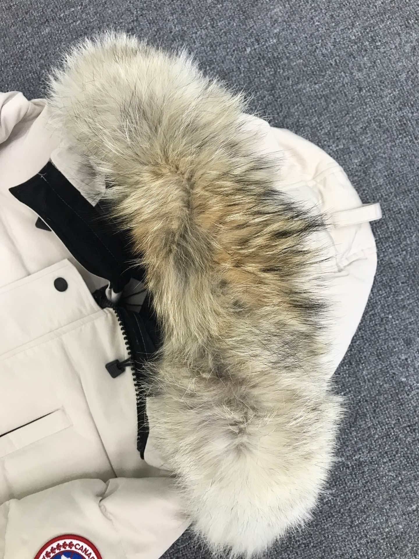 White Mid - length Hooded Down Jacket with Fur Trim