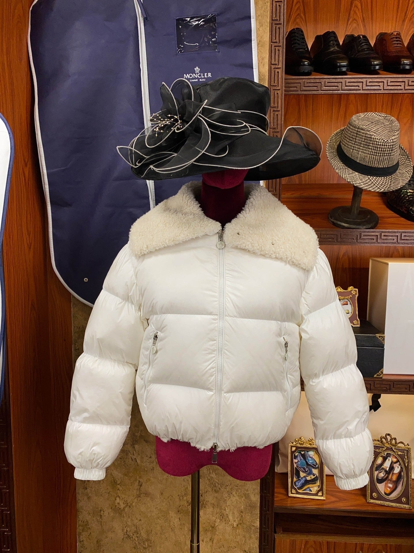 White Short - length Reversible Women's Down Jacket with Fur Collar