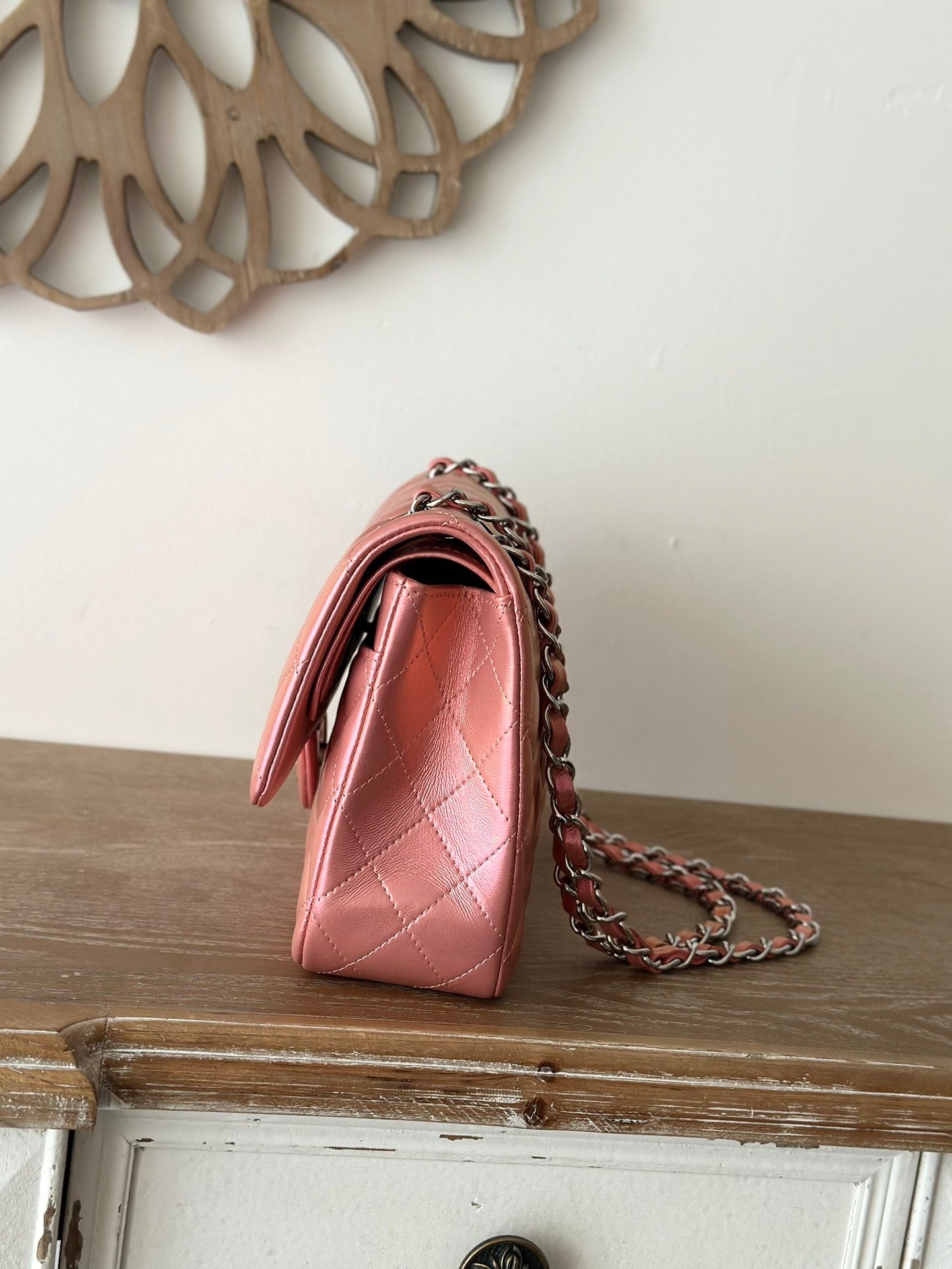 The classic Iridescent Powder  Chain Flap Bag in new pearlescent colors