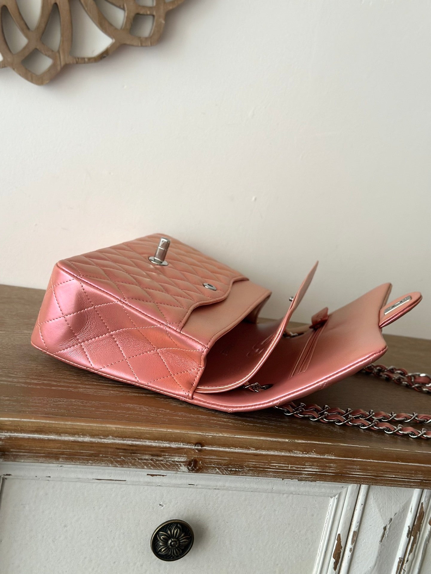 The classic Iridescent Powder  Chain Flap Bag in new pearlescent colors