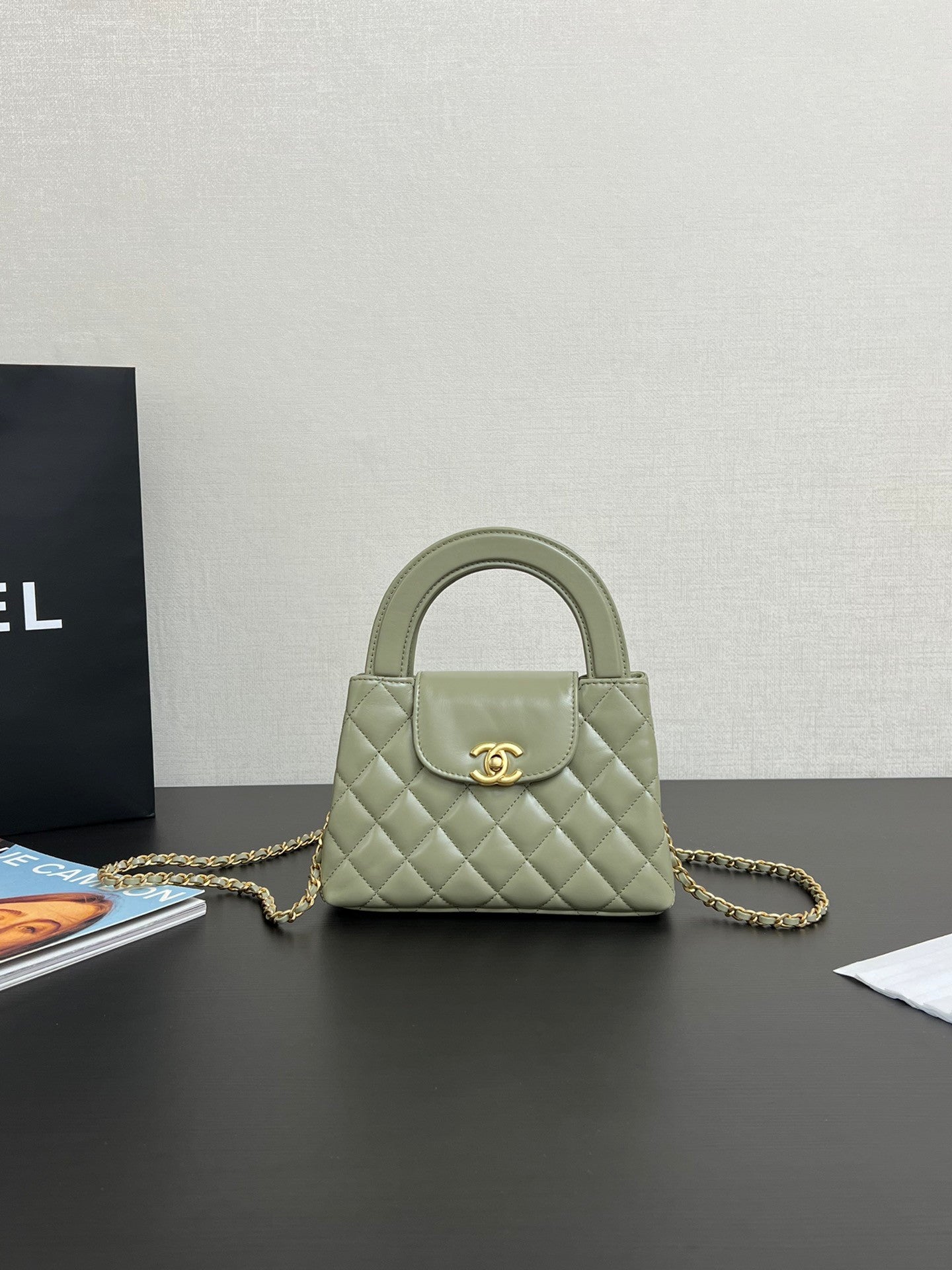 Large - sized Kelly Quilted Handbag