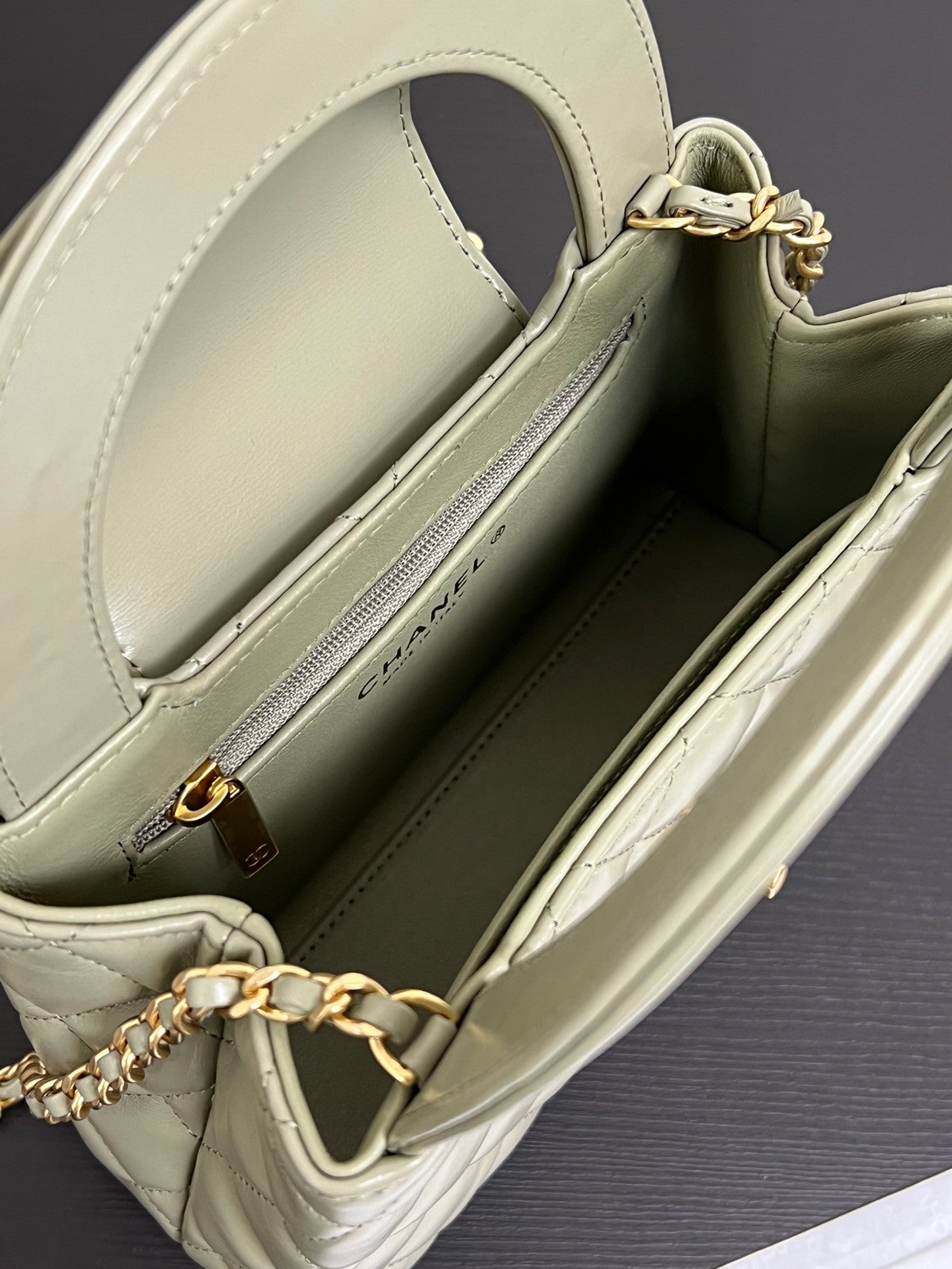 Large - sized Kelly Quilted Handbag