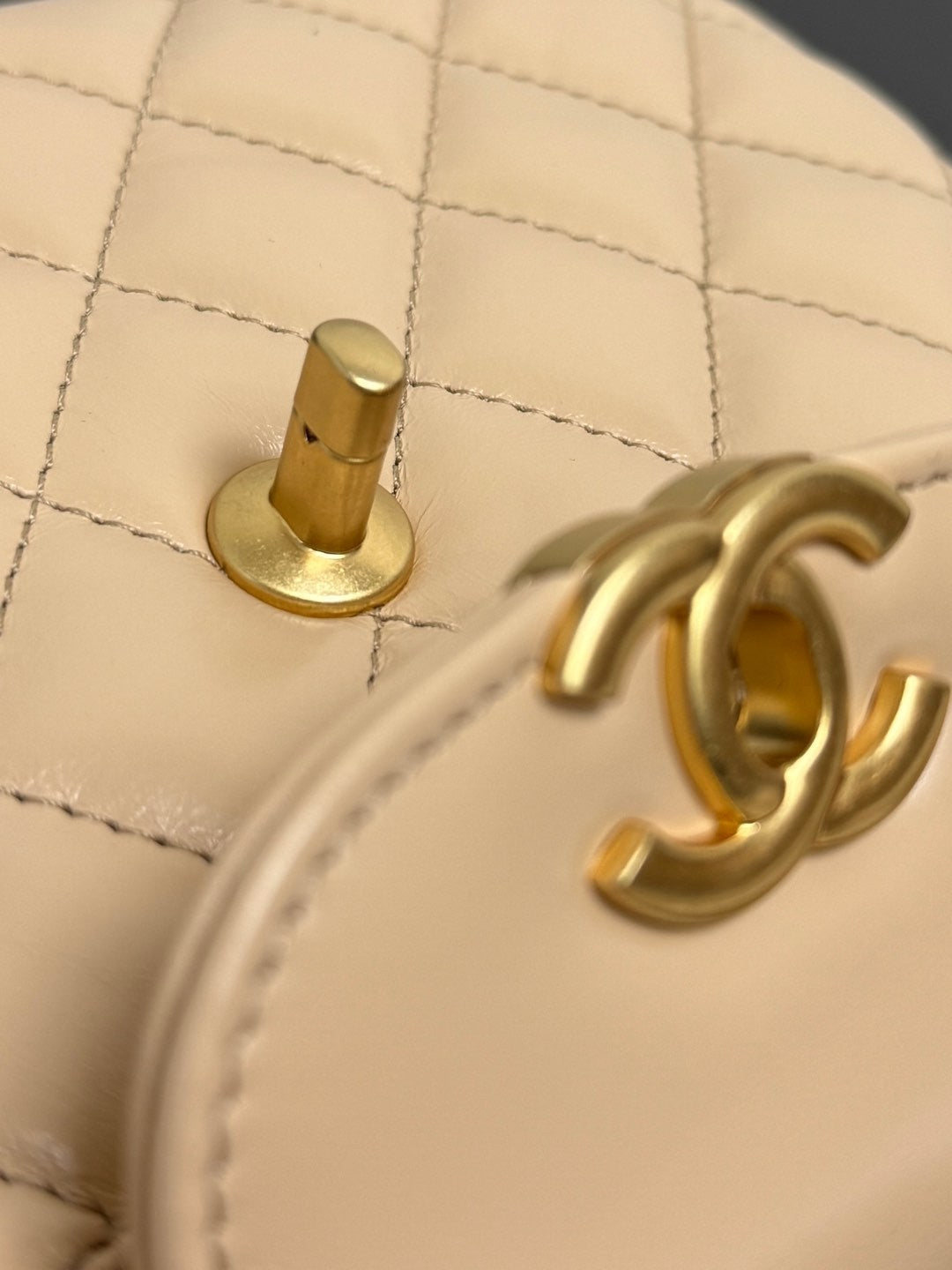 Large - sized Kelly Quilted Handbag