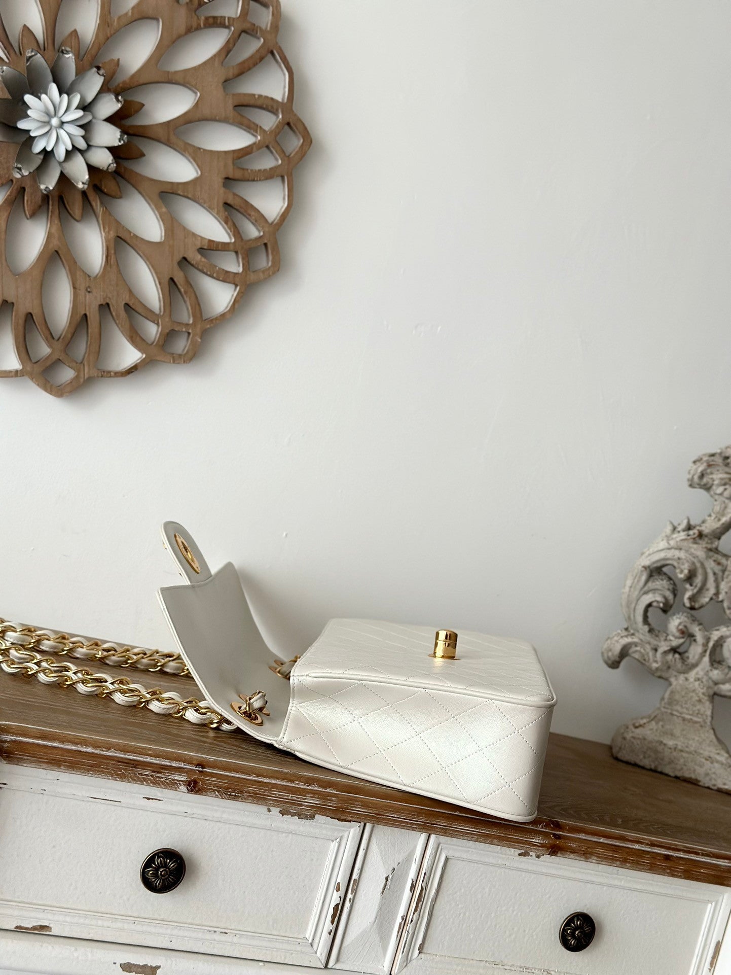 White lambskin Quilted Flap Chain Bag