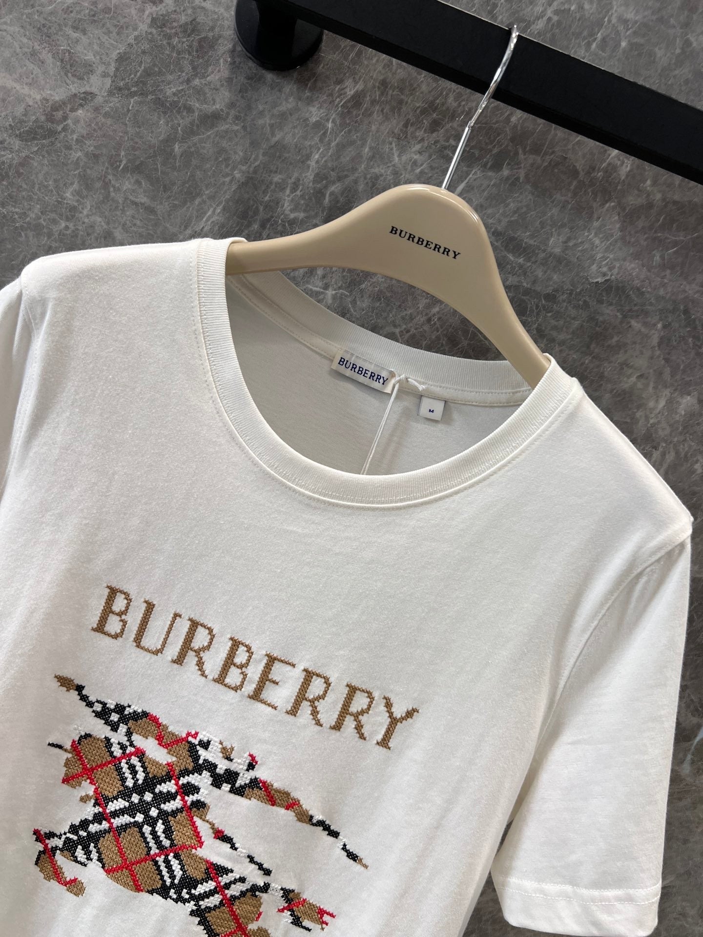 Round-neck Short-sleeved T-shirt with Knight and War Horse Embroidery