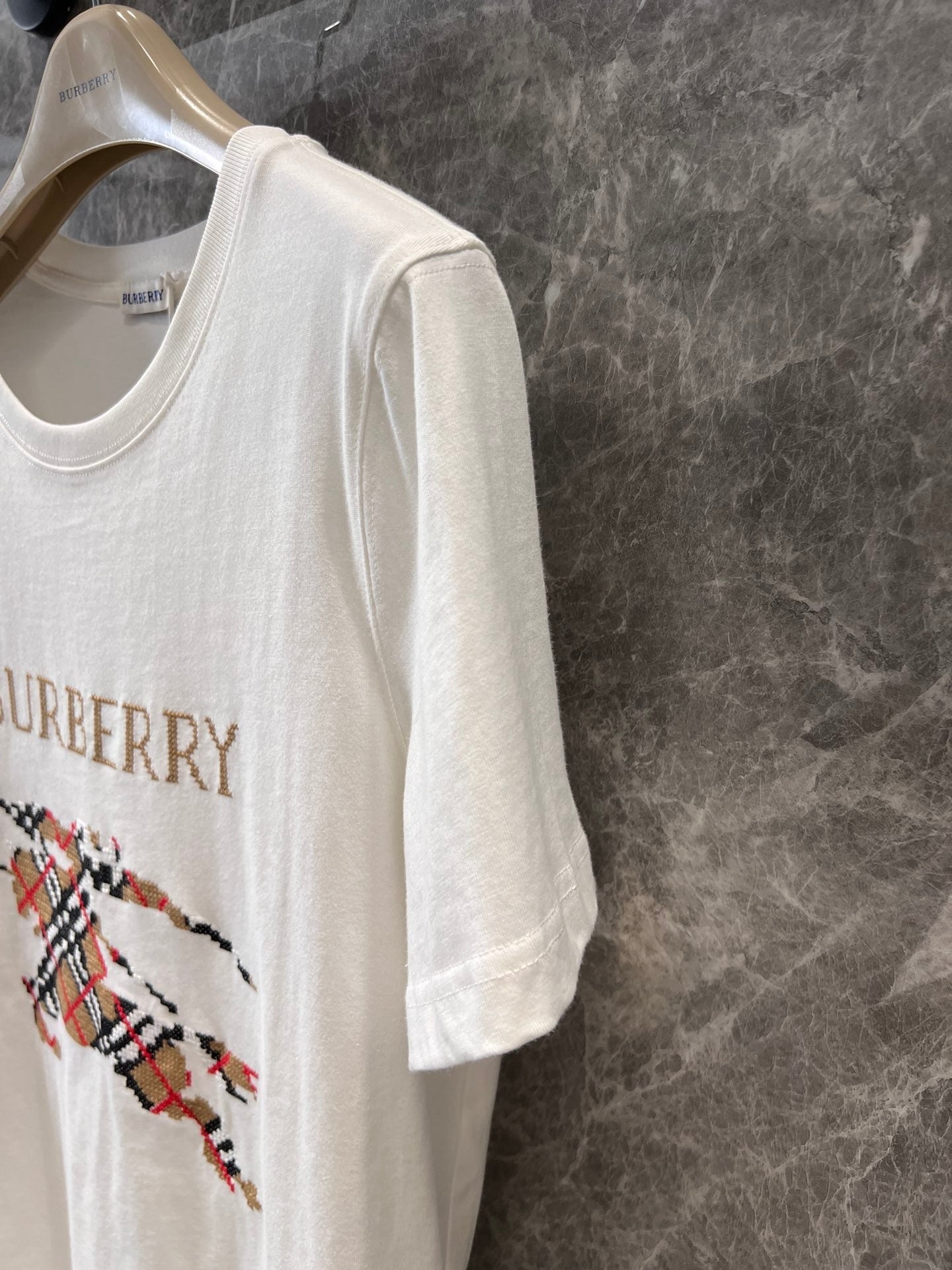 Round-neck Short-sleeved T-shirt with Knight and War Horse Embroidery