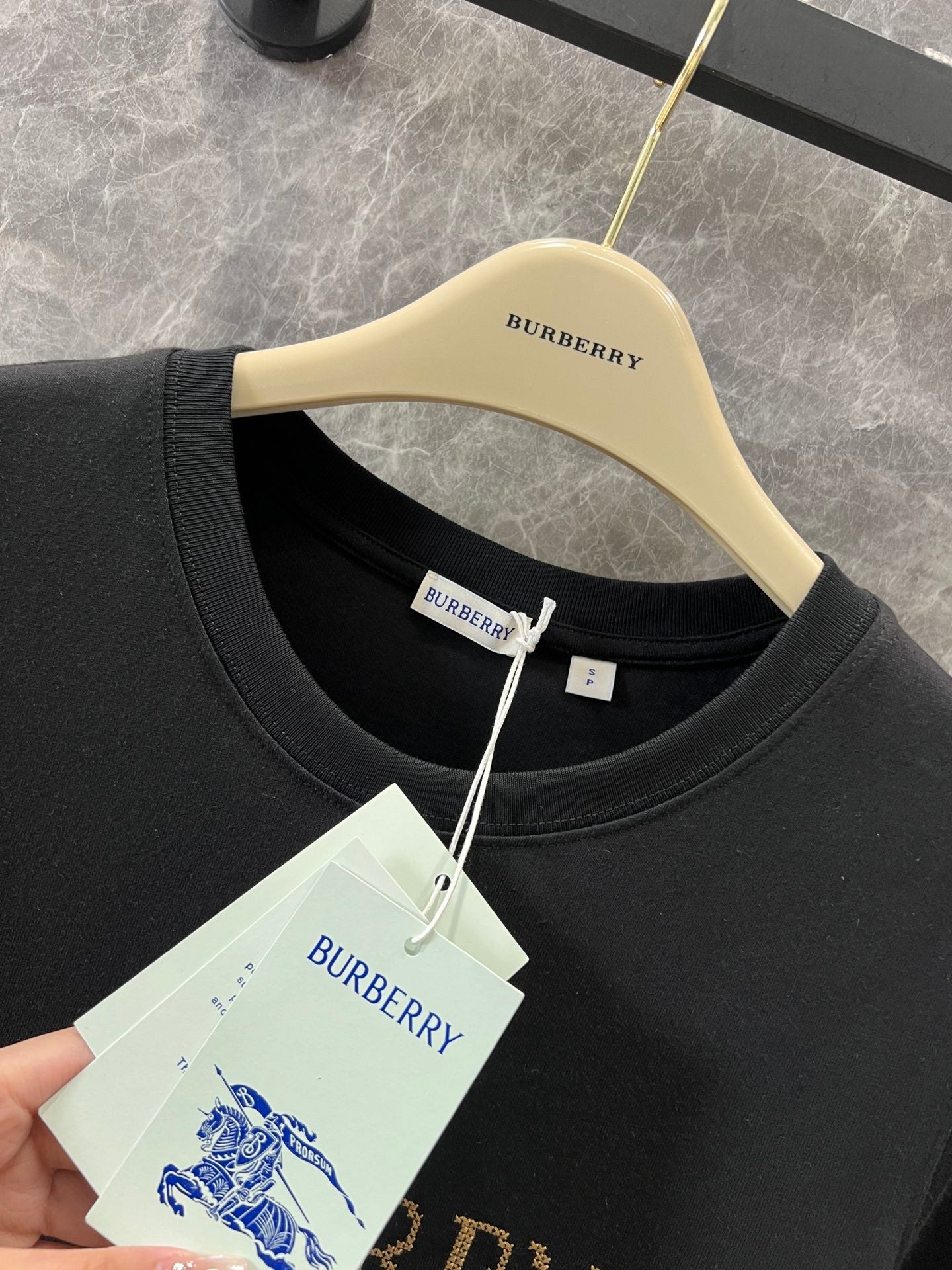 Round-neck Short-sleeved T-shirt with Knight and War Horse Embroidery