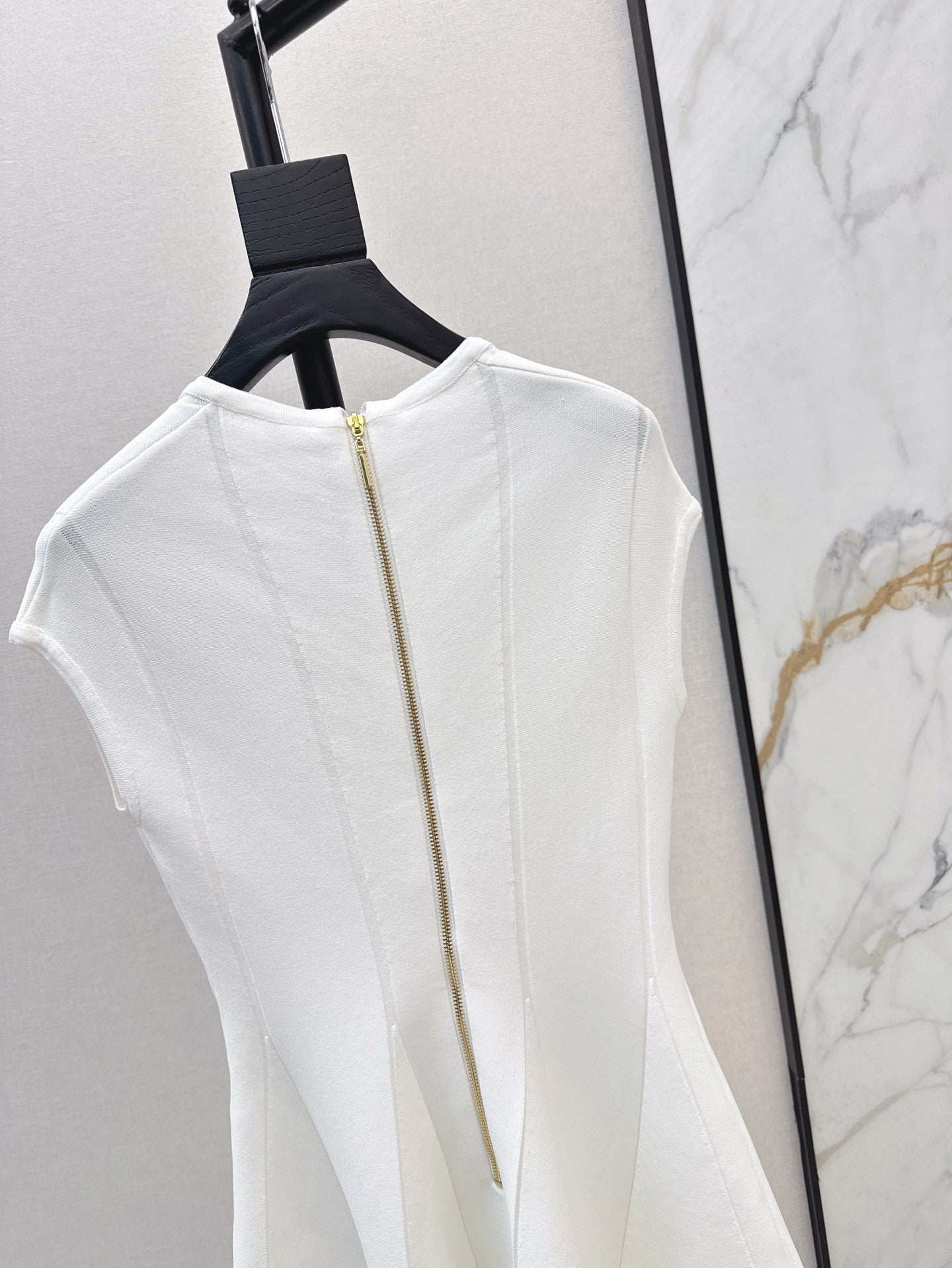 White Sleeveless V - neck Dress